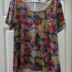 Size large Lularoe classic tee